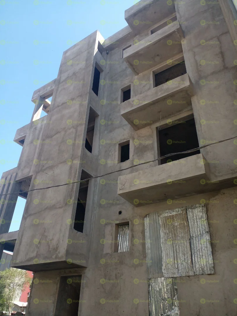 200 ካሬ የሚሸጥ G+3 ቤት በሰሚት ፍየል ቤት አካባቢ