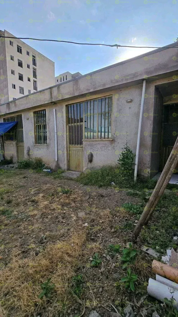 250 ካሬ የሚሸጥ ቦታ በአያት