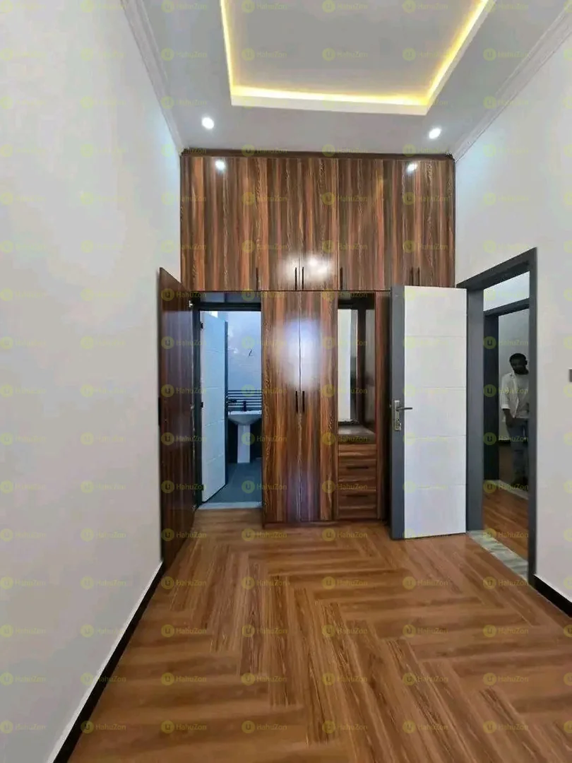 180 ካሬ የሚሸጥ ቤት በጉርዲሾለ