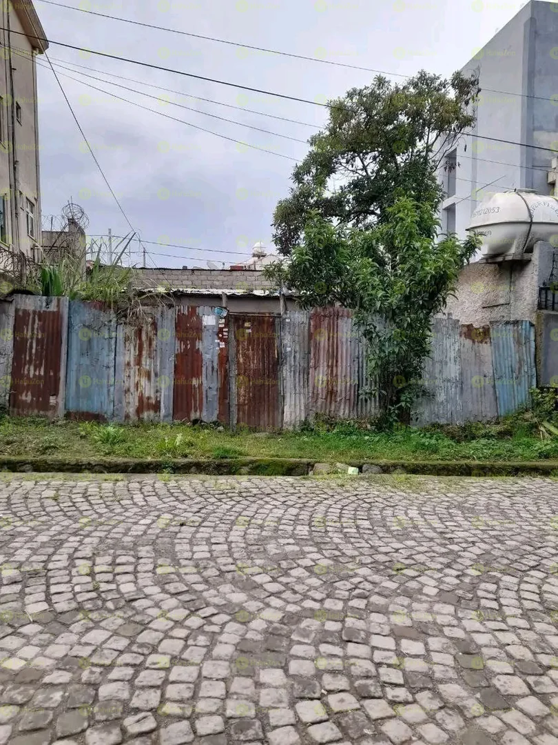 150 ካሬ የሚሸጥ ቦታ በአያት