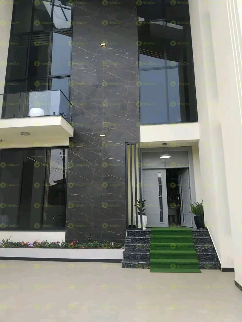 250 ካሬ የሚሸጥ G+2 ቤት በአያት