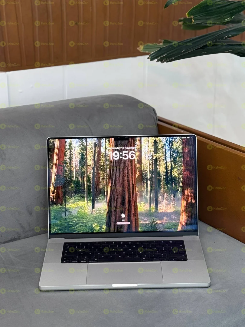 Apple Macbook Pro M4 Laptop