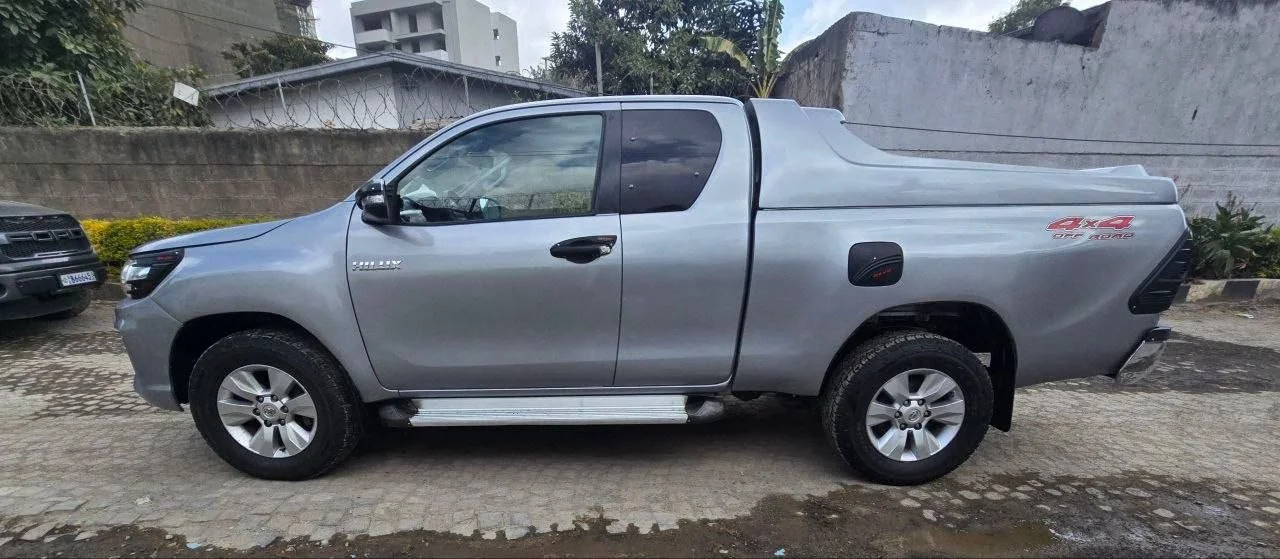 2017 Model-Toyota Hilux Extra Cab