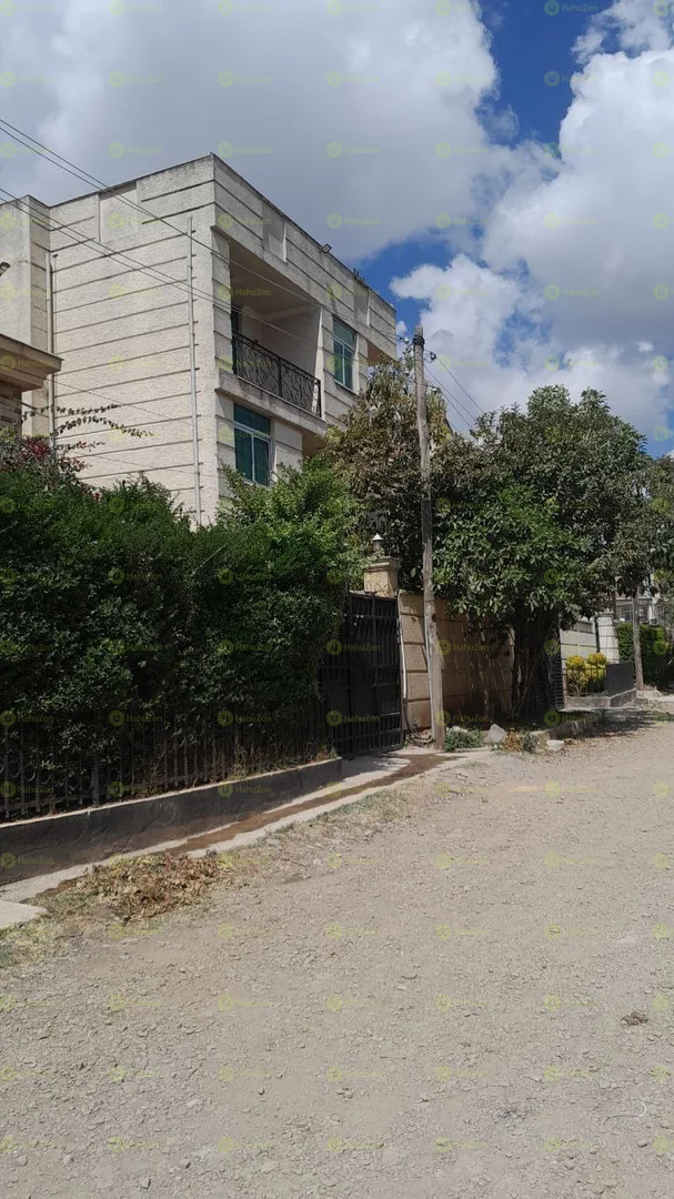 150 ካሬ የሚሸጥ G+2 ቤት በአያት