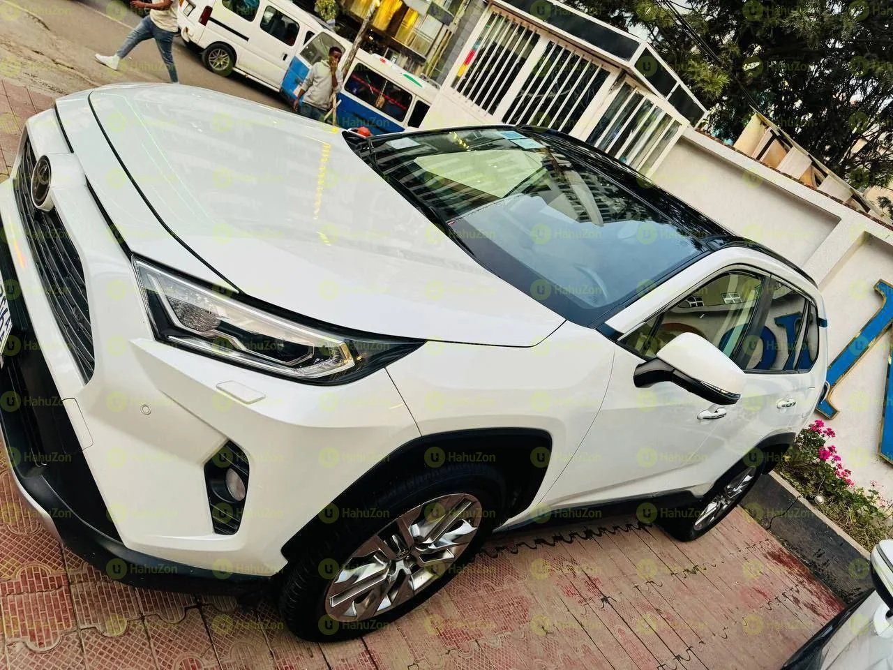 2020 Model-Toyota Rav4