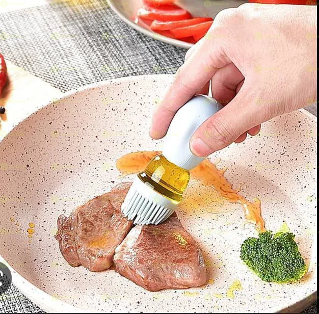 Intergrated  Brushing And Pouring Seasoning Bottle