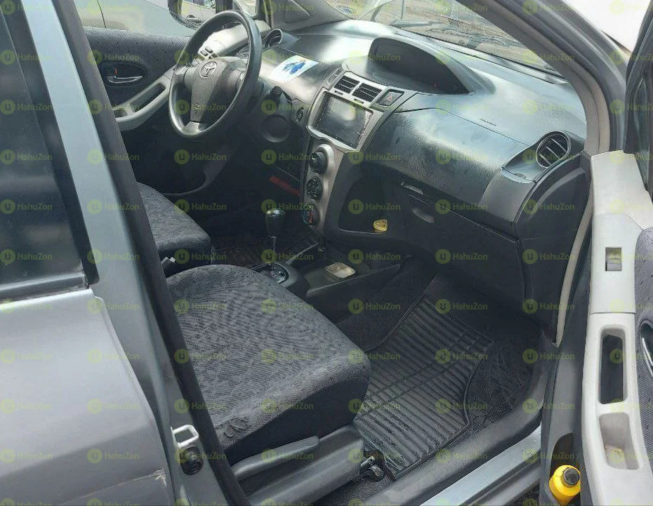 2009 Model-Toyota Yaris Compact