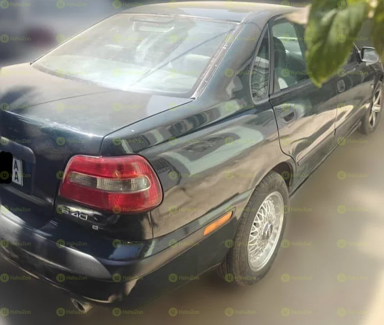 2001 Model-Volvo S40