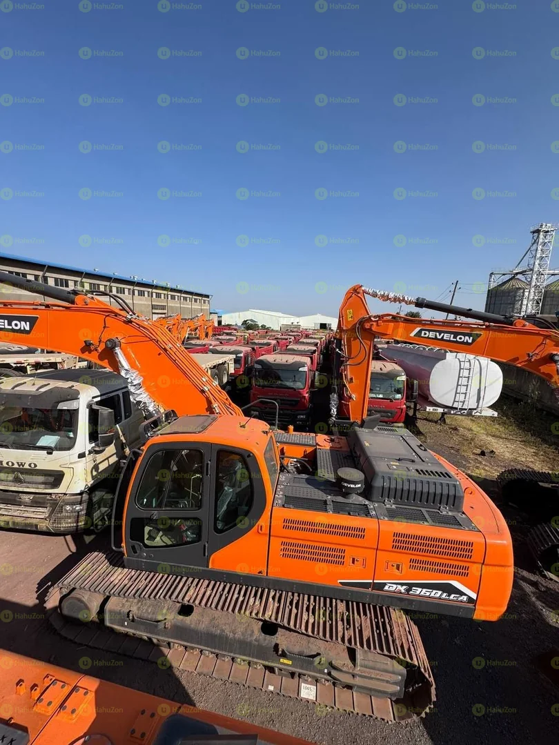 2025 Model-Develon Excavator Dx-360