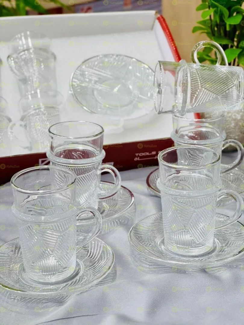 ስድስት ፍሬ ባለ ወርቃማ ቅብ ቄንጠኛ የሻይ ብርጭቆ ከነ ማስቀመጫው