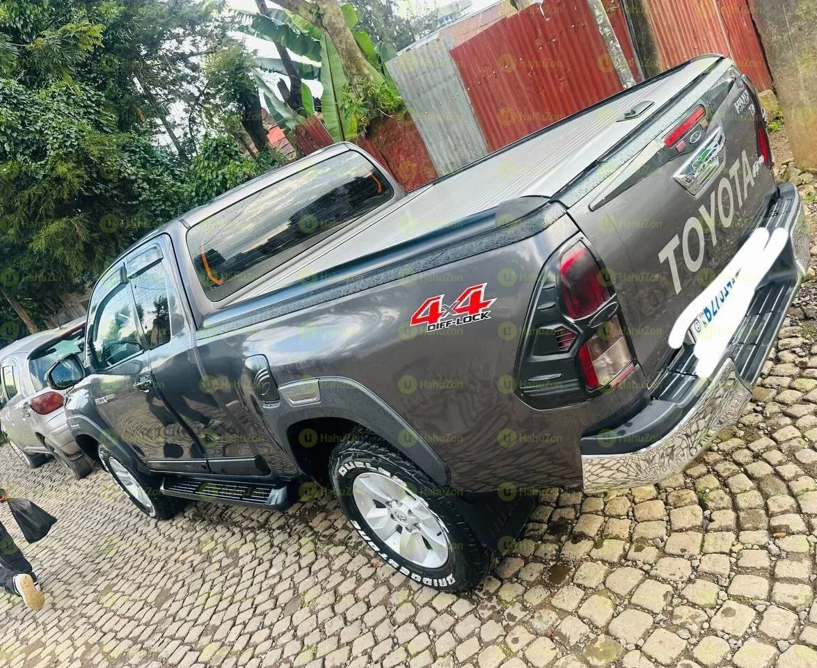 2017 Model-Toyota Hilux Revo