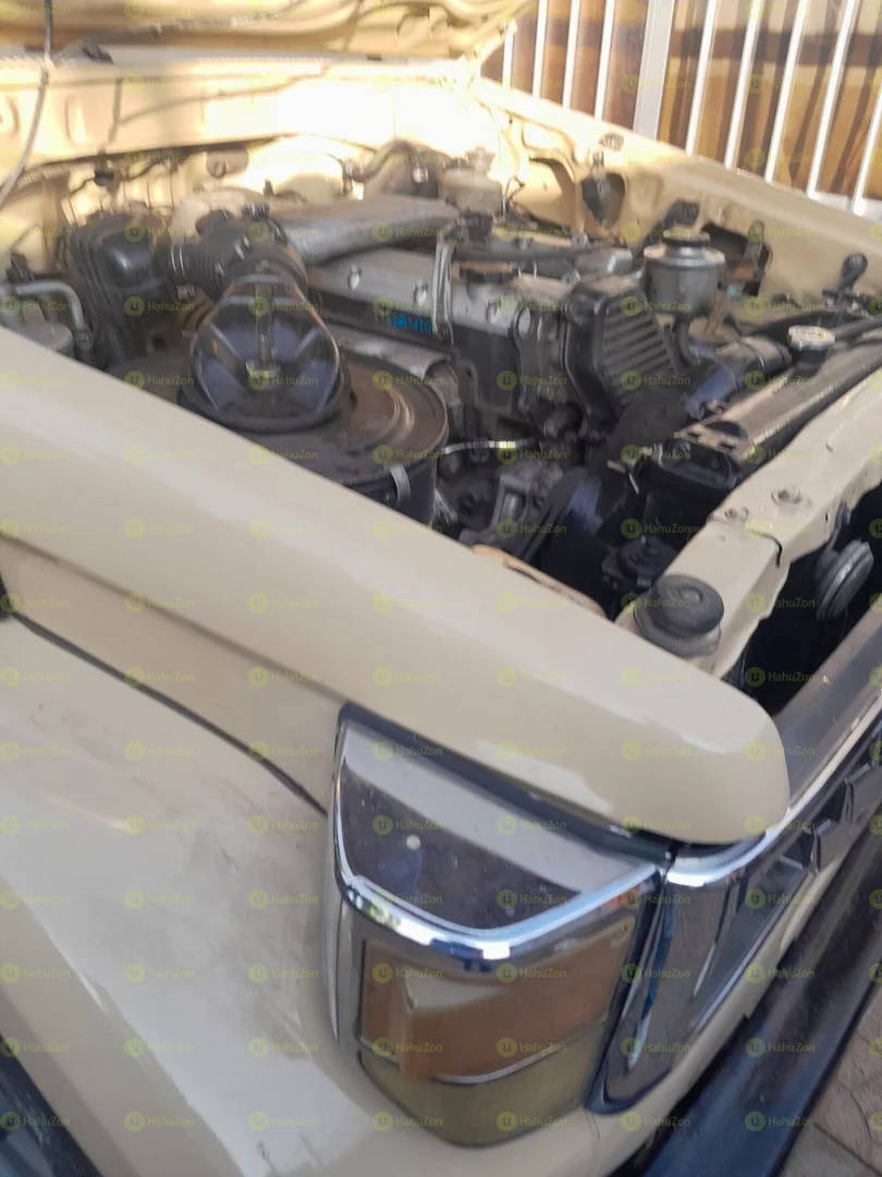 2004 Model-Toyota LandCruiser Single  Cup