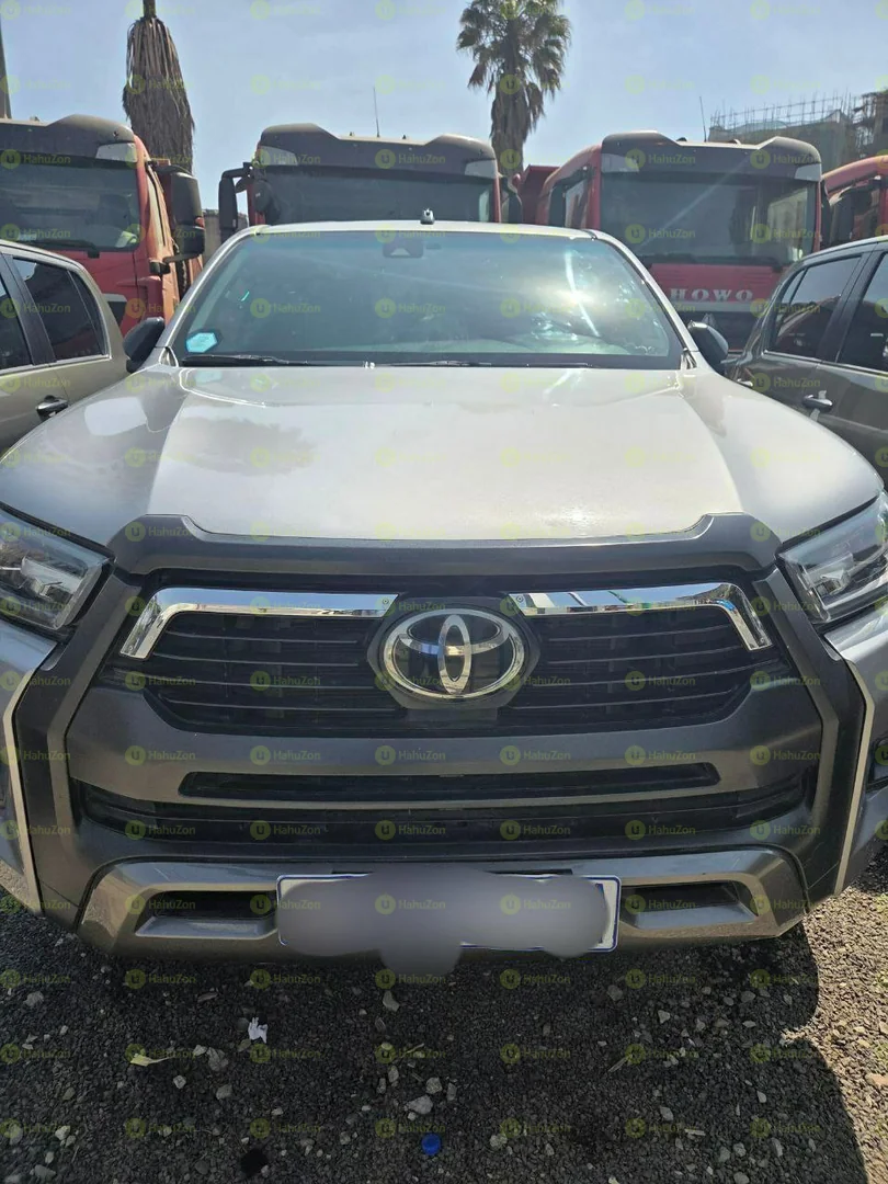 2021 Model-Toyota Hilux Invincible