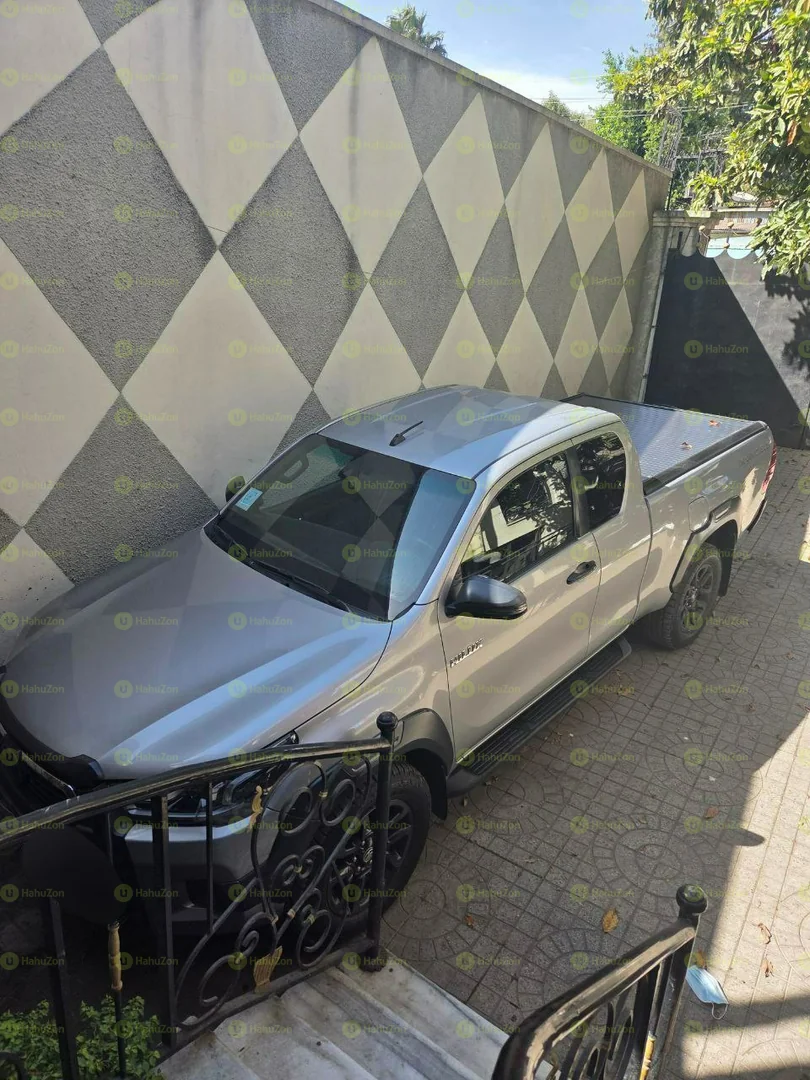 2021 Model-Toyota Hilux Invincible