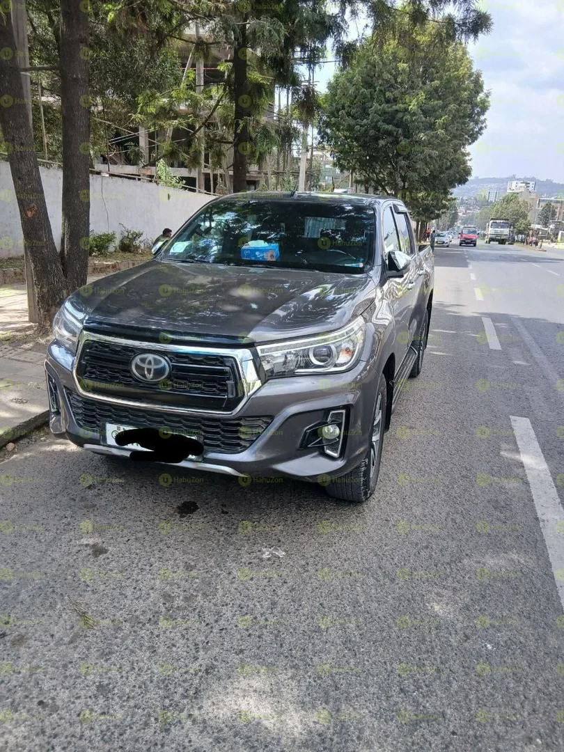 2020 Model-Toyota Hilux Double-Cab