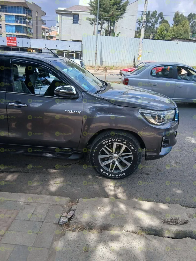 2020 Model-Toyota Hilux Double-Cab