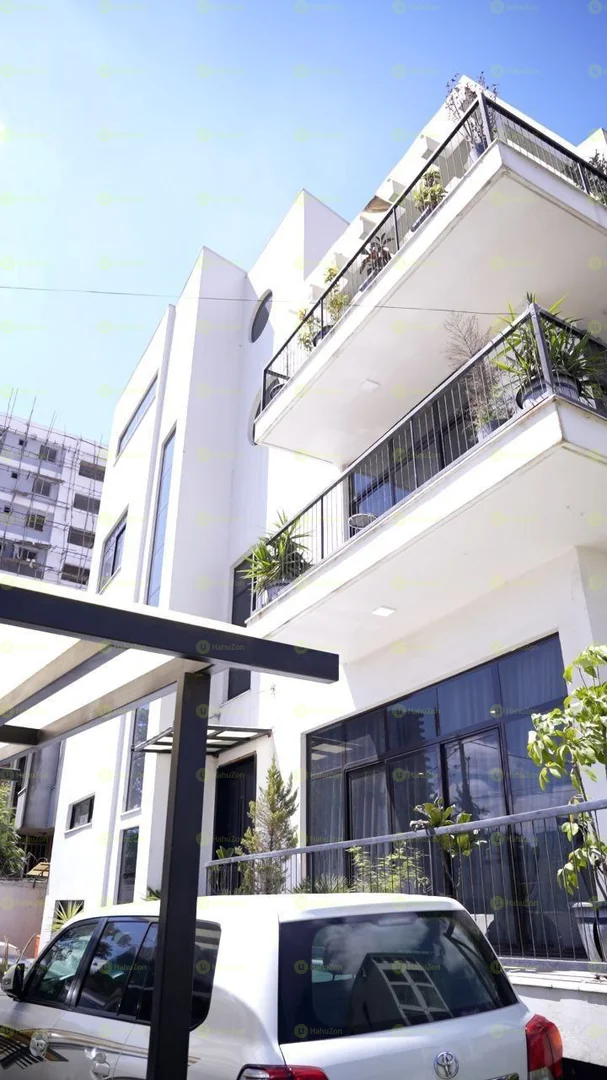 756 ካሬ የሚሸጥ G+3 ቤት በቦሌ