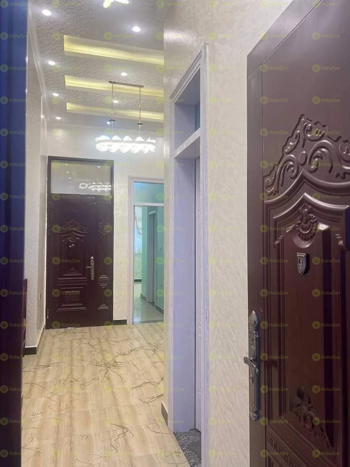 300 ካሬ የሚሸጥ ዘመናዊ ቪላ ቤት በCCD ግቢ