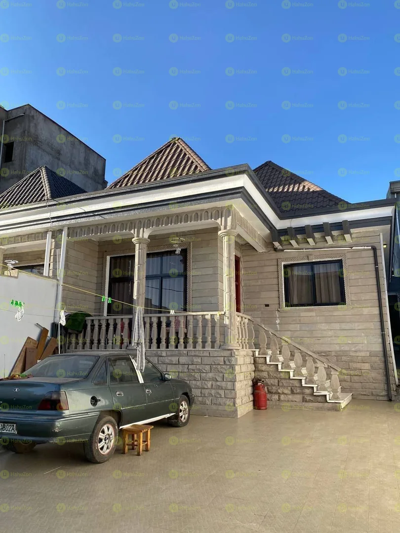 330 ካሬ የሚሸጥ ዘመናዊ ቪላ ቤት በሰሚት