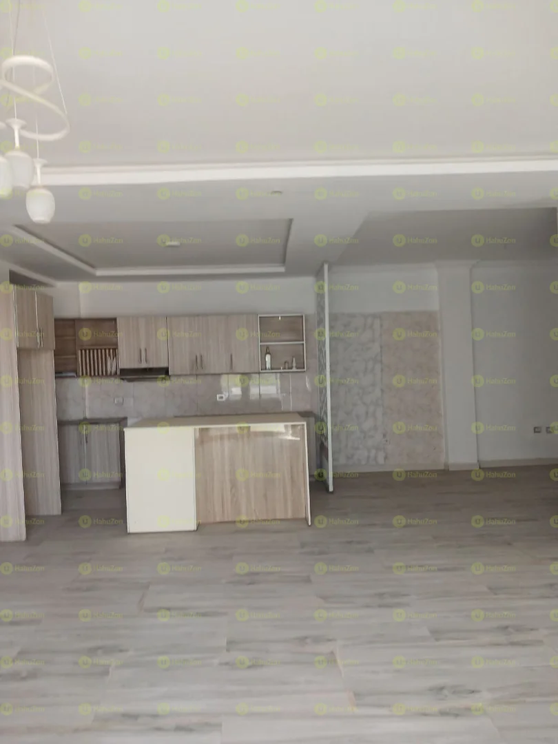 175 ካሬ የሚሸጥ G+4 ቤት በሰሚት