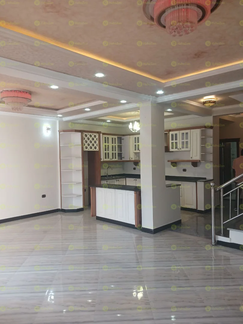 165 ካሬ የሚሸጥ G+3  ቤት በአያት