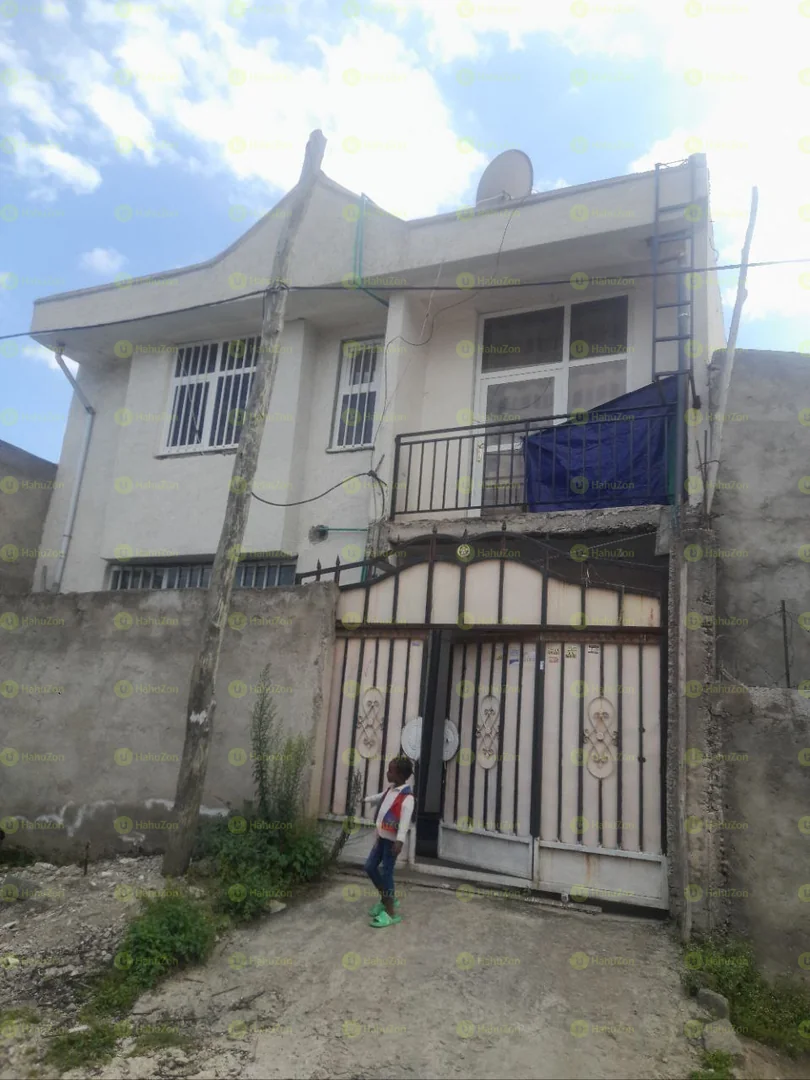 90 ካሬ የሚሸጥ ዘመናዊ  G+1 ቤት በአያት