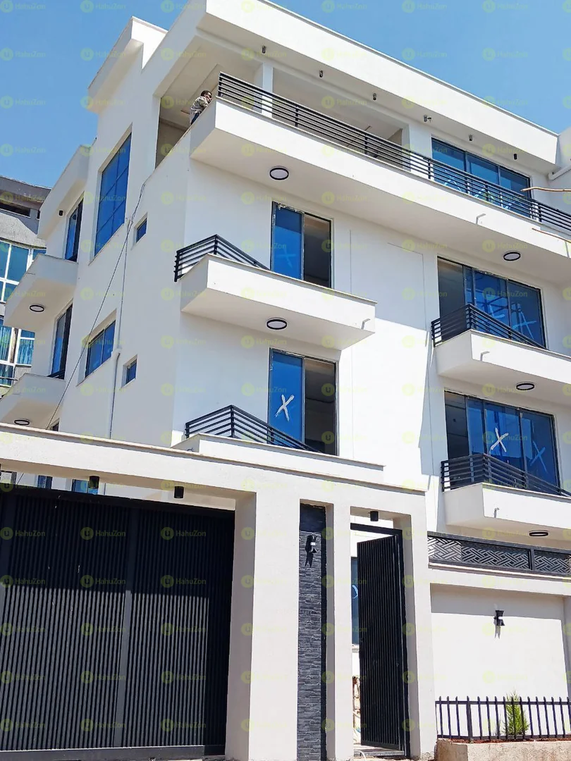 270 ካሬ የሚሸጥ ቤት በአያት