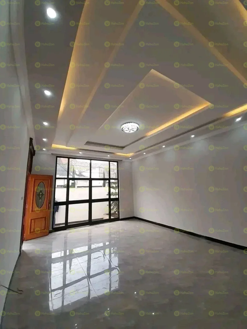 150 ካሬ የሚሸጥ ጂ+3 ቤት በሰሚት