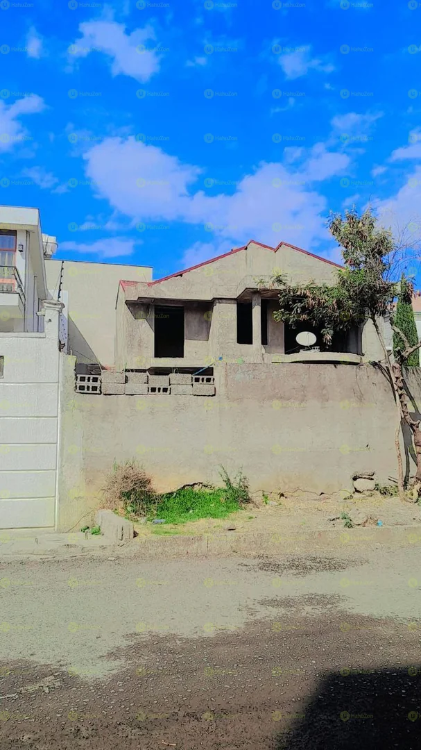 450 ካሬ የሚሸጥ G+1 ቤት በአያት አካባቢ