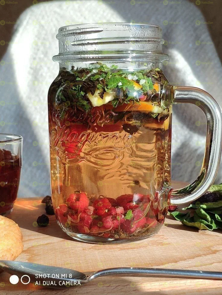 የራሳቸው ስትሮ ያላቸው እጅግ ውብ የሆኑ የጁስ መጠጫ ብርጭቆወች