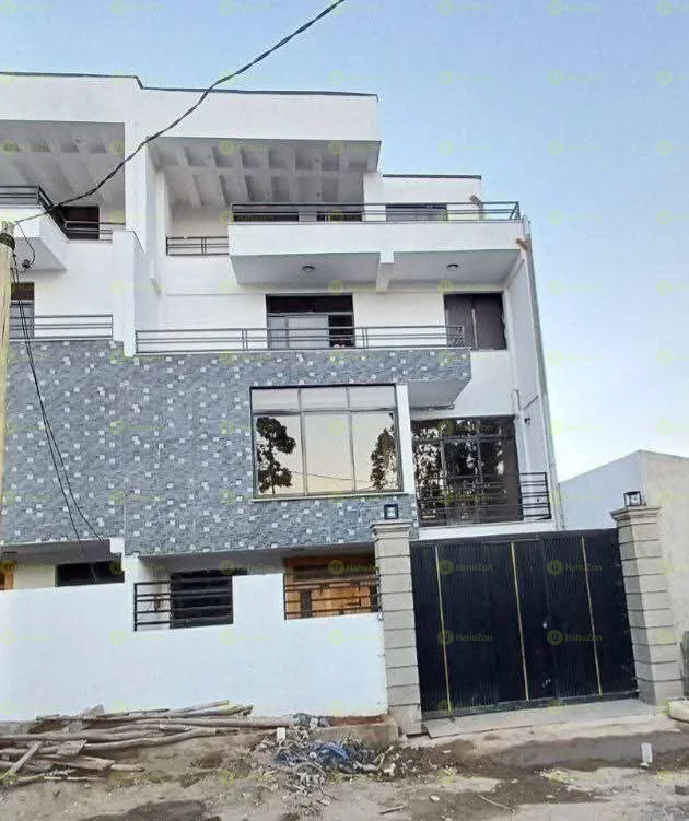 165 ካሬ የሚሸጥ G+3 ቤት በሰሚት ጎላጎል