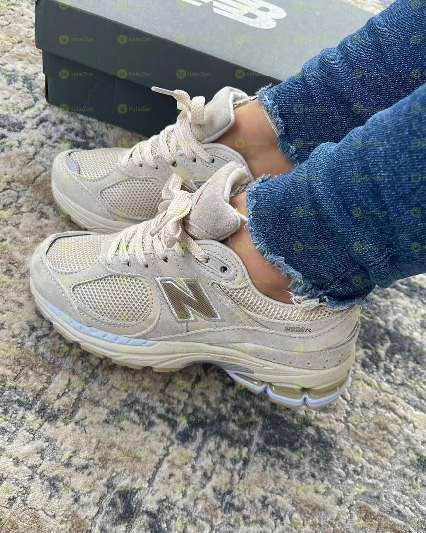 New Balance 2002r Women's Shoes