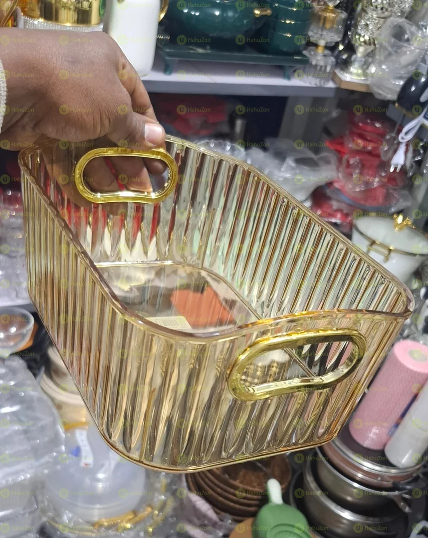 ከአክሪሊክ የተሰሩ የእንጀራ ማቅረቢያዎች