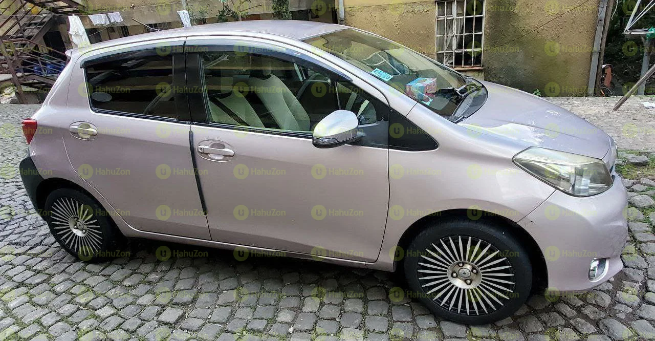 2012 Model-Yaris Compact