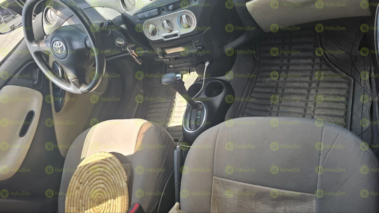 2004 Model-Toyota Vitz