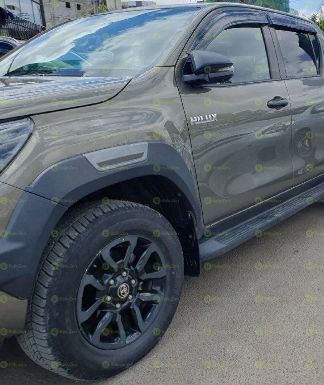 2022 Model-Toyota Hilux Invisible Double Cap