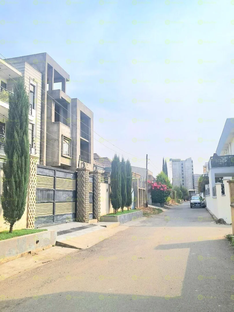 175 ካሬ የሚሸጥ ዘመናዊ G+3+ቴራዘ  መኖርያ ቤት በአያት