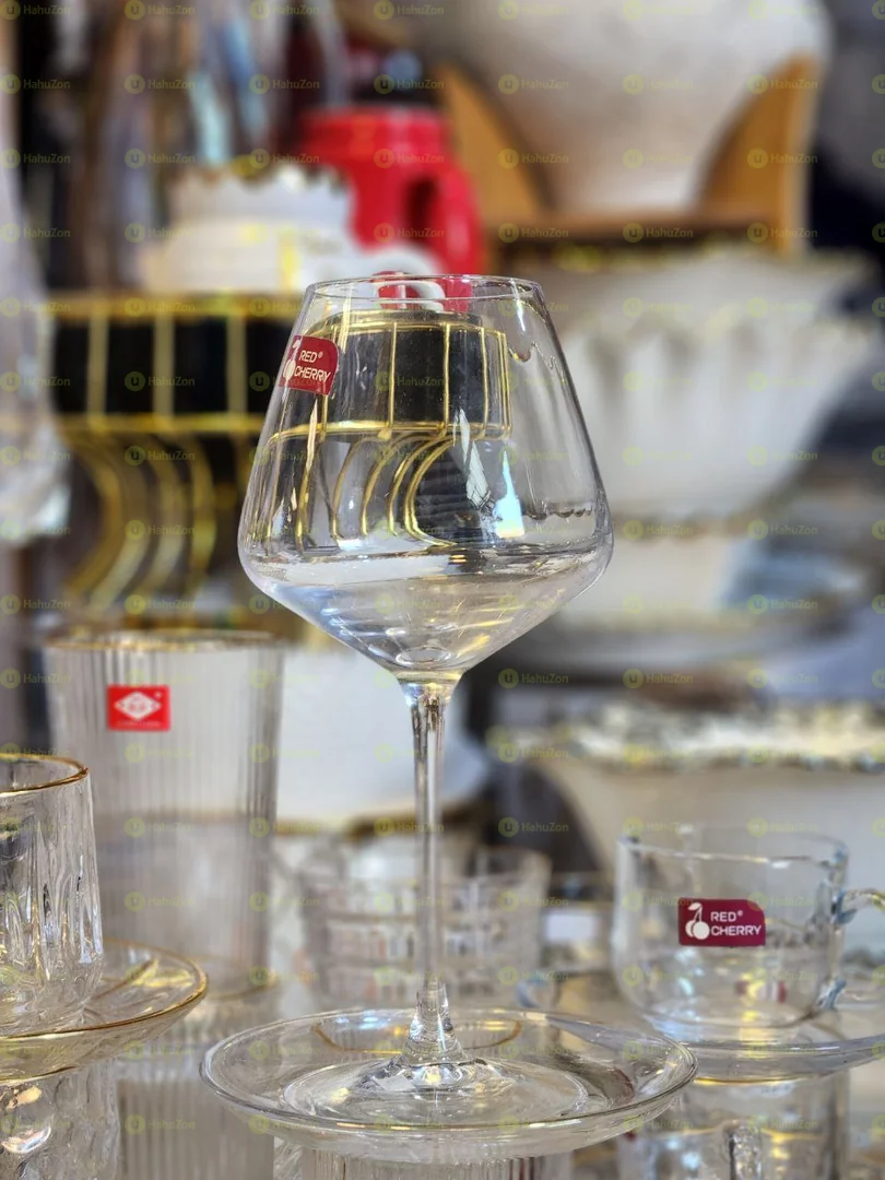 ተለቅ ያለ የወይን ብርጭቆ