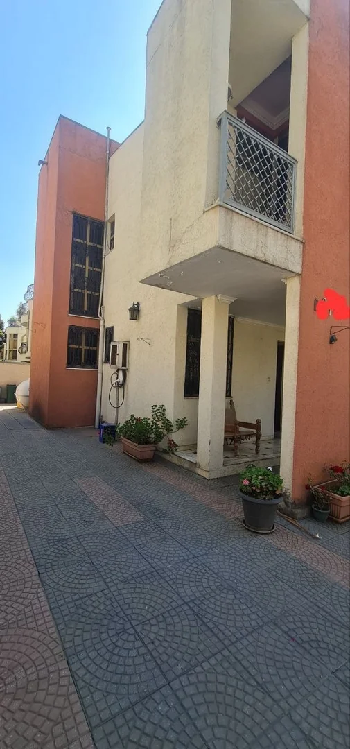 275 ካሬ የሚሸጥ ቤት በአያት ኮምፓውንድ ውስጥ