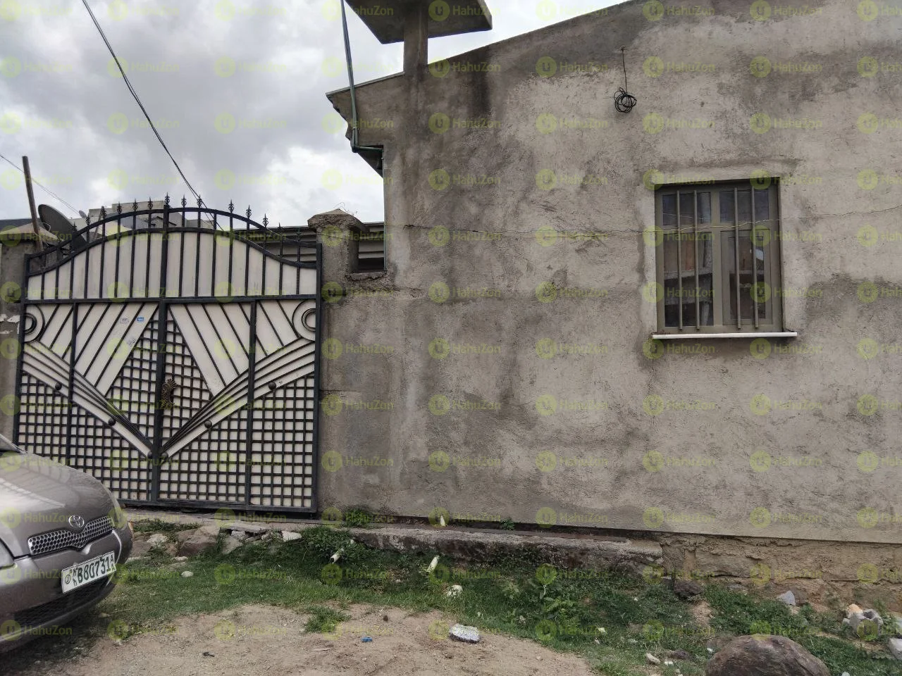 105 ካሬ የሚሸጥ ኤል ሼፕ ቤት በሰሚት ስወስተኚበር