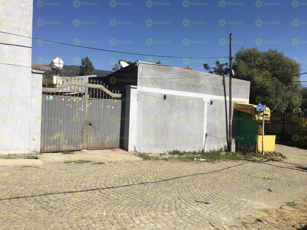 297 ካሬ የሚሸጥ ቦታ በ02