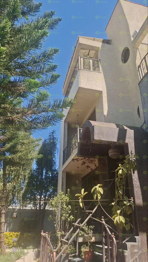 400 ካሬ የሚሸጥ ዘመናዊ B+ G+2 ቤት በአያት