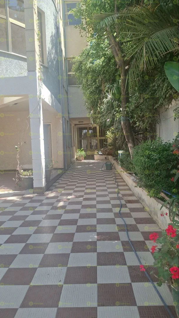 400 ካሬ የሚሸጥ ዘመናዊ B+ G+2 ቤት በአያት