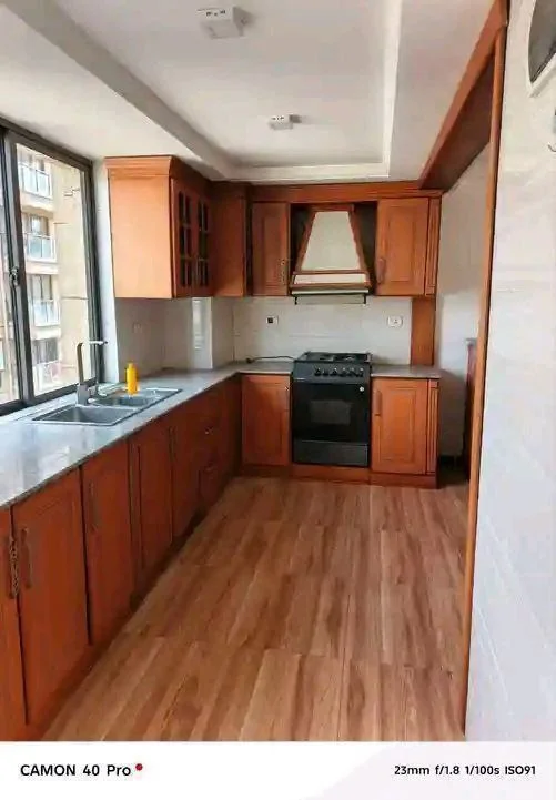 105 ካሬ የሚሸጥ G+2 ቤት በአያት