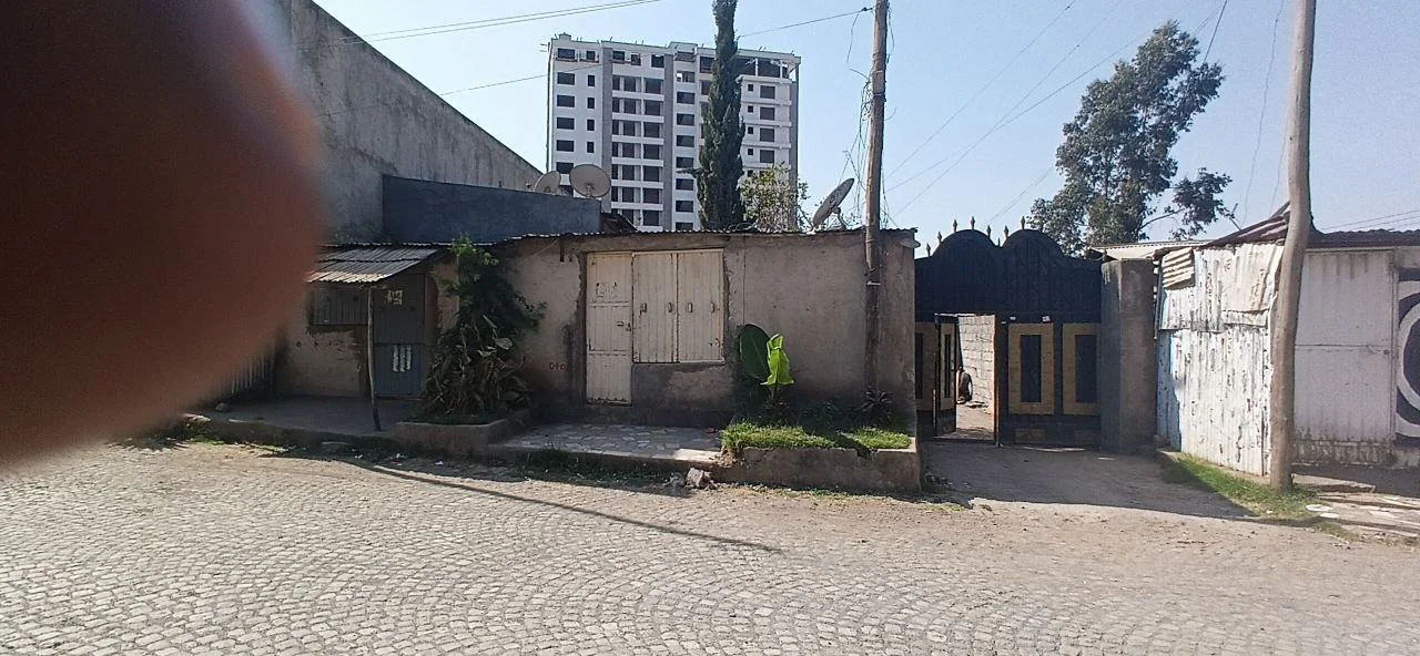 315 ካሬ የሚሸጥ ቤት በCMC አካባቢ