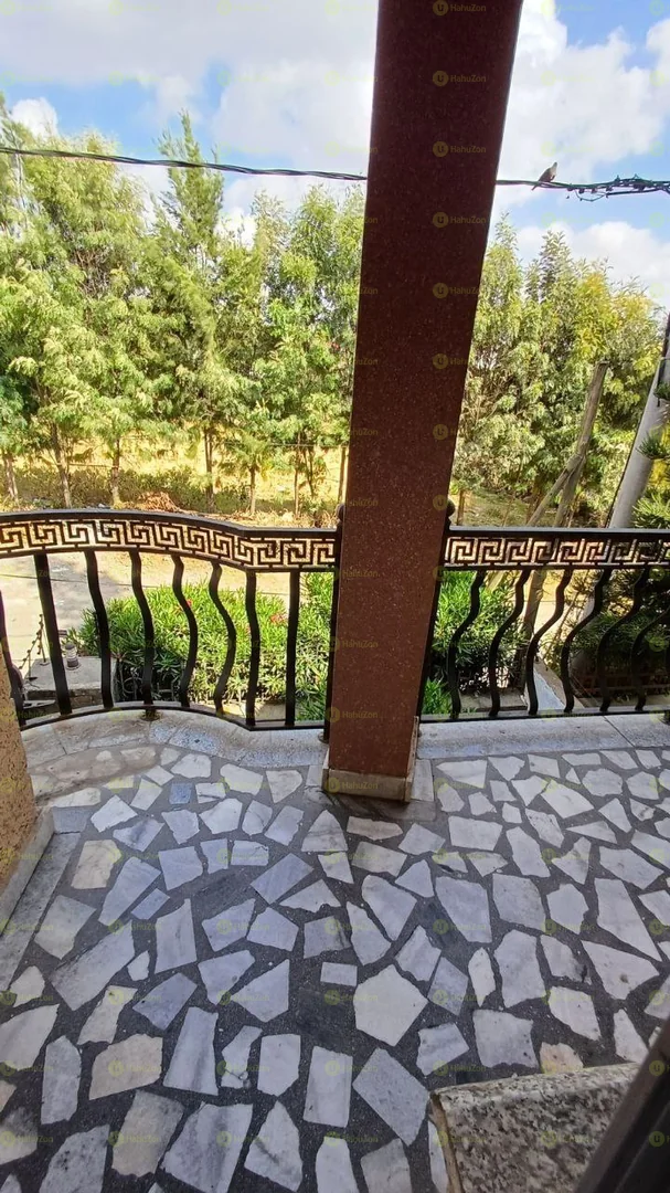 175 ካሬ የሚሸጥ ዘመናዊ G+2 መኖርያ ቤት በአያት