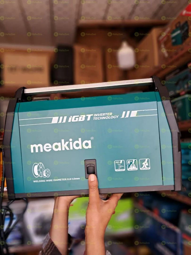 ማኬታ ሚግ መበየጃ ማሽን