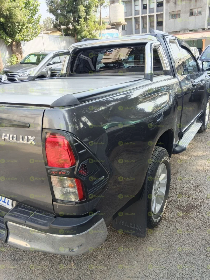 2021 Model-Toyota Hilux kin Cab