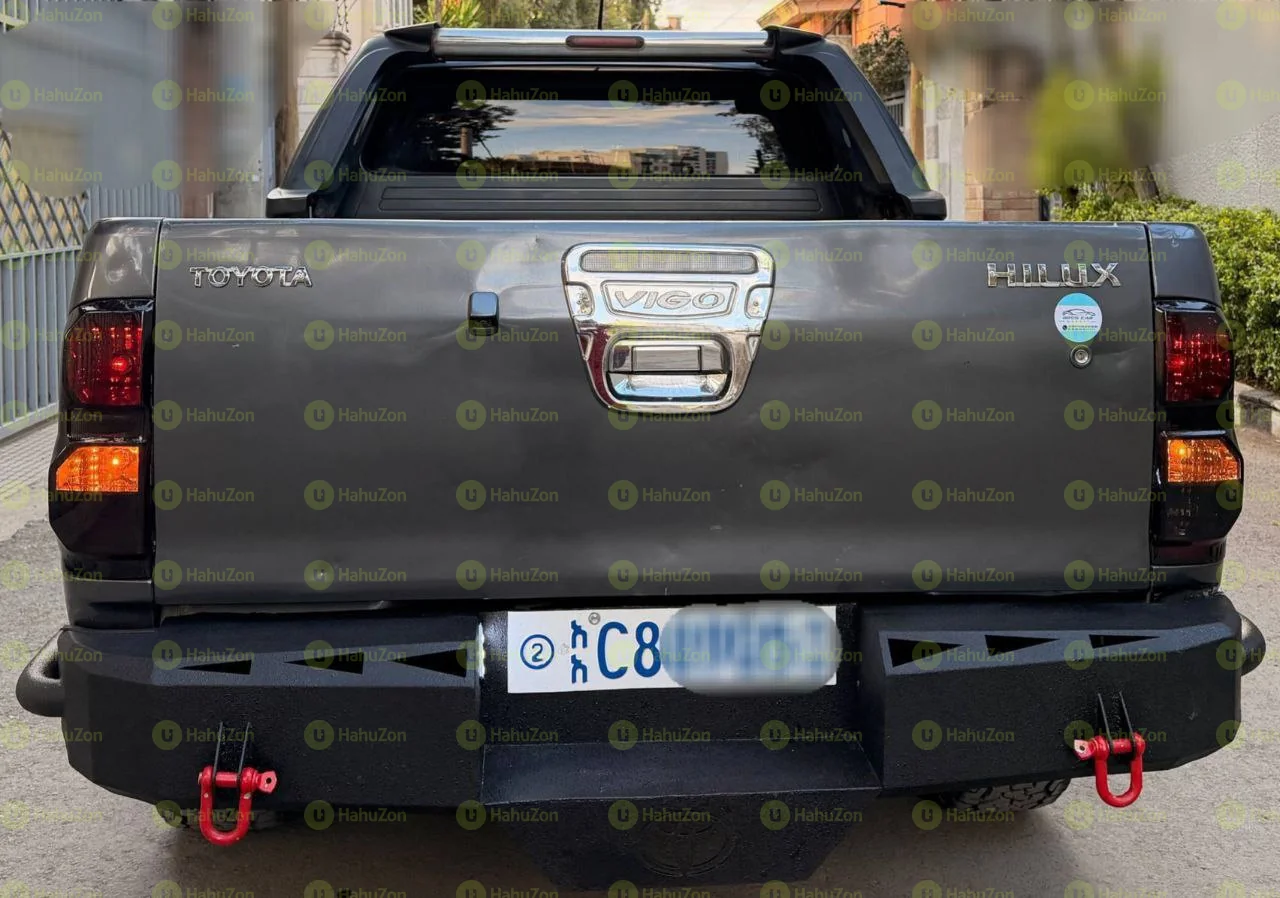 2013 Model-Toyota Hilux  kin Cab