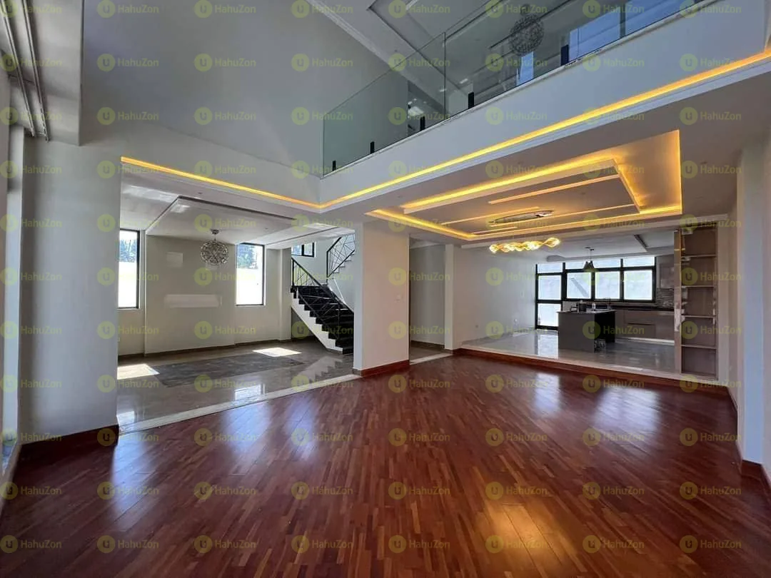 330 ካሬ የሚሸጥ G+2 መኖሪያ ቤት በጃክሮስ